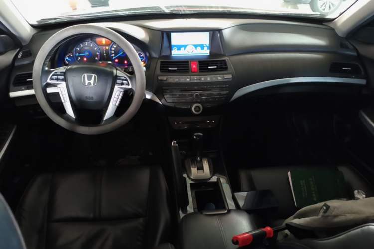 Used Honda Crosstour 2012 2.4L Luxury Edition Center Console