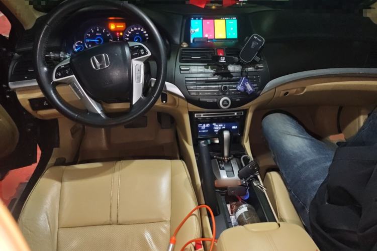 Used Honda Crosstour 2012 2.4L Luxury Edition Center Console