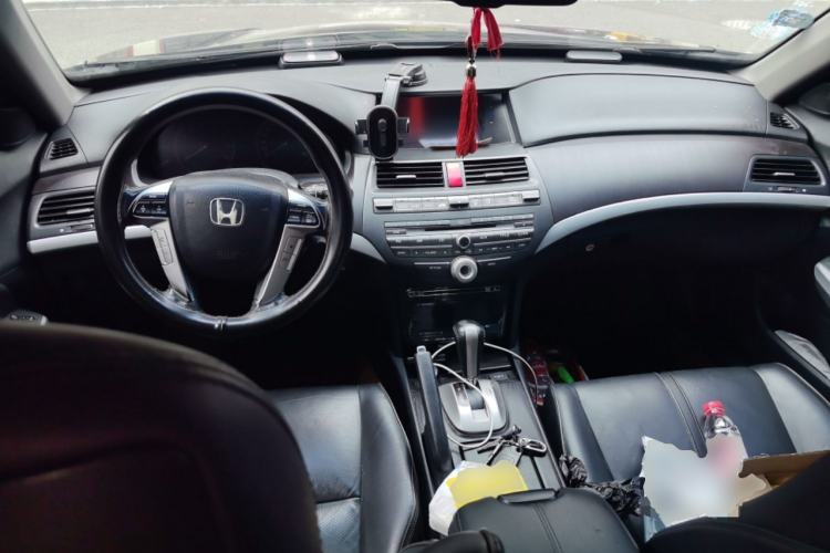 Used Honda Crosstour 2012 2.4L Luxury Edition Center Console