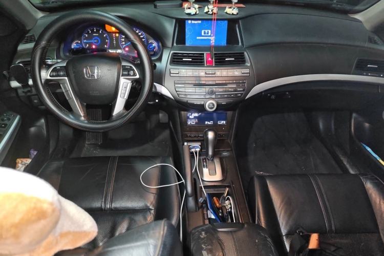 Used Honda Crosstour 2012 2.4L Luxury Edition Center Console