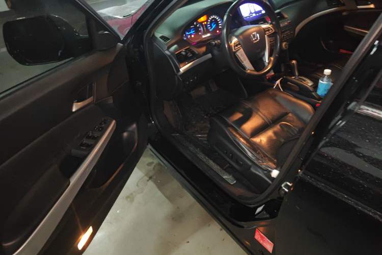Used Honda Crosstour 2012 2.4L Luxury Edition Driver Seat