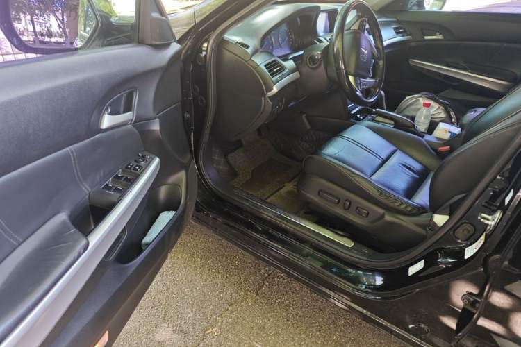 Used Honda Crosstour 2012 2.4L Luxury Edition Driver Seat