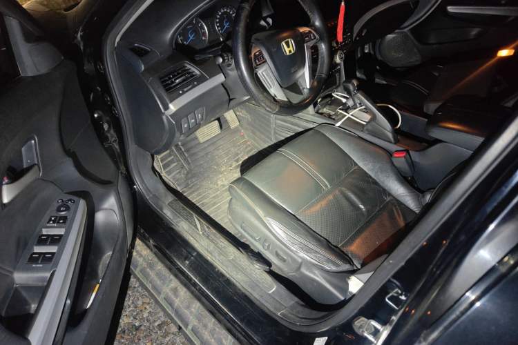 Used Honda Crosstour 2012 2.4L Luxury Edition Driver Seat