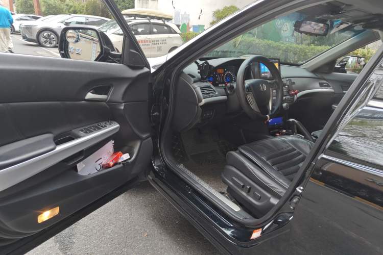 Used Honda Crosstour 2012 2.4L Luxury Edition Driver Seat
