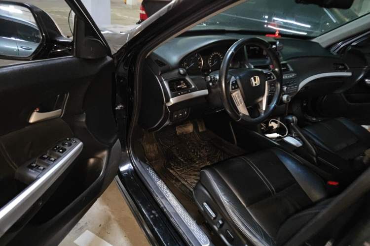 Used Honda Crosstour 2012 2.4L Luxury Edition Driver Seat