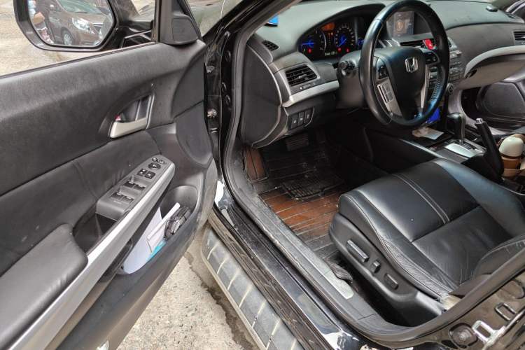 Used Honda Crosstour 2012 2.4L Prestige Edition Driver Seat