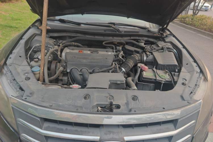 Used Honda Crosstour 2012 2.4L Luxury Edition Engine Bay
