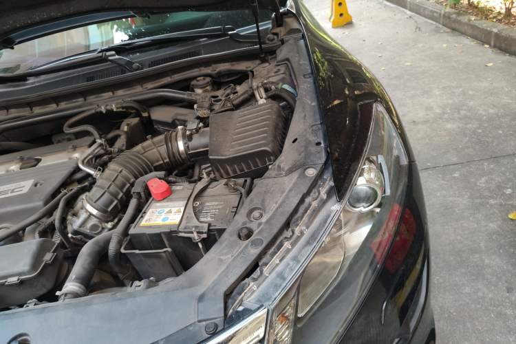 Used Honda Crosstour 2012 2.4L Luxury Edition Engine Bay Left