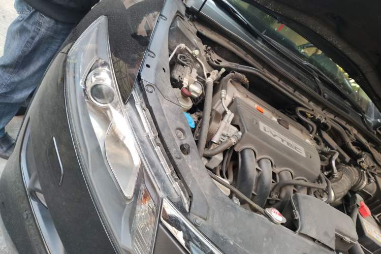 Used Honda Crosstour 2012 2.4L Luxury Edition Engine Bay Right