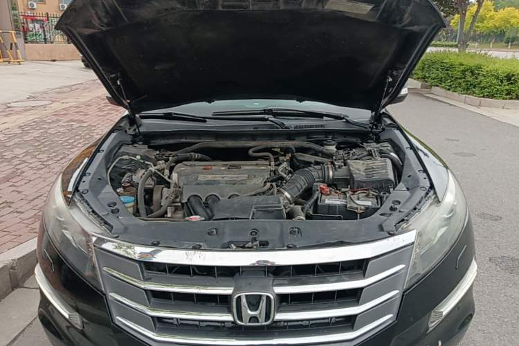 Used Honda Crosstour 2012 2.4L Luxury Edition Engine Bay