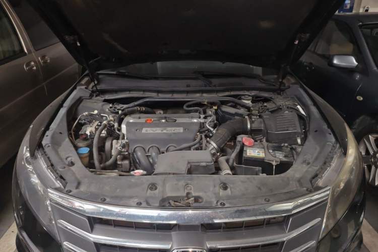 Used Honda Crosstour 2012 2.4L Luxury Edition Engine Bay