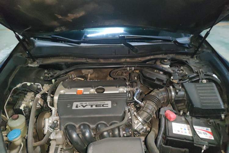 Used Honda Crosstour 2012 2.4L Luxury Edition Engine Bay