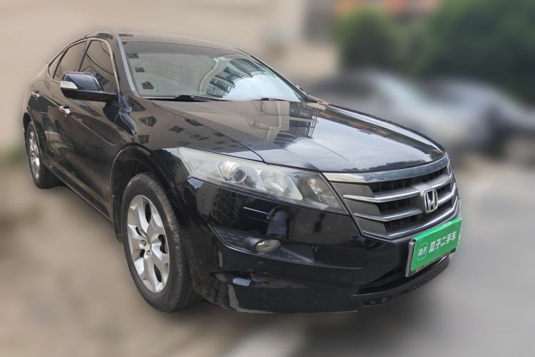 Used Honda Crosstour 2012 2.4L Luxury Edition Front Right 45 Deg