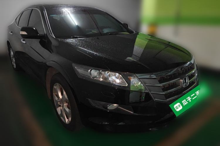Used Honda Crosstour 2012 2.4L Luxury Edition Front Right 45 Deg
