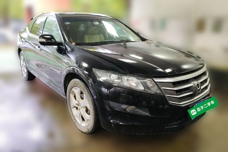 Used Honda Crosstour 2012 2.4L Luxury Edition Front Right 45 Deg