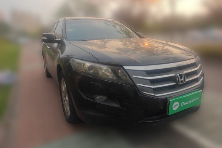 Used Honda Crosstour 2012 2.4L Luxury Edition Front Right 45 Deg