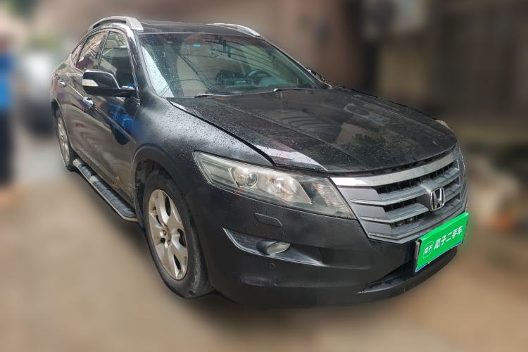 Used Honda Crosstour 2012 2.4L Luxury Edition Front Right 45 Deg