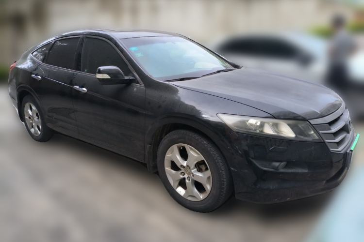 Used Honda Crosstour 2012 2.4L Luxury Edition Front Right 45 Deg