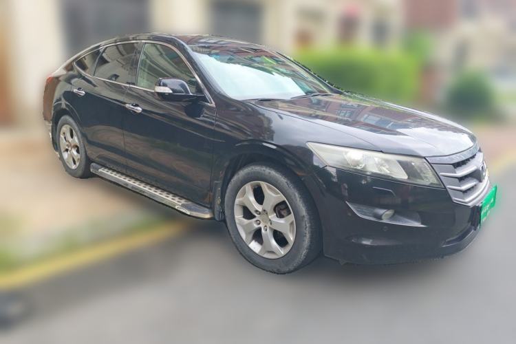 Used Honda Crosstour 2012 2.4L Luxury Edition Front Right 45 Deg