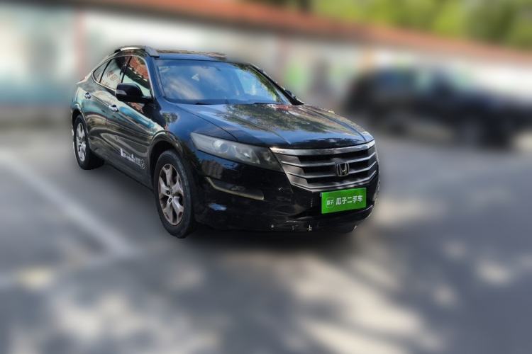 Used Honda Crosstour 2012 2.4L Luxury Edition Front Right 45 Deg