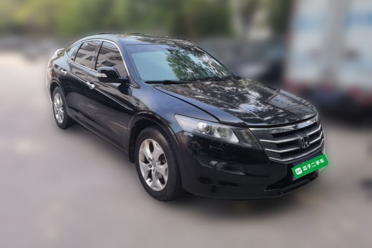 Used Honda Crosstour 2012 2.4L Luxury Edition Front Right 45 Deg