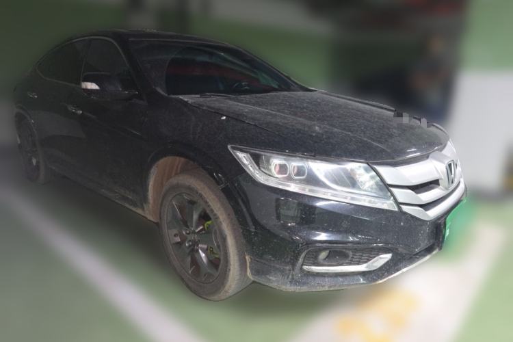 Used Honda Crosstour 2012 2.4L Luxury Edition Front Right 45 Deg
