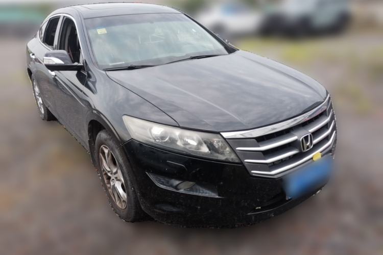 Used Honda Crosstour 2012 2.4L Luxury Edition Front Right 45 Deg