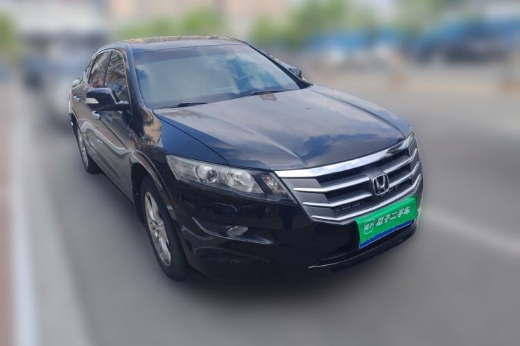 Used Honda Crosstour 2012 2.4L Luxury Edition Front Right 45 Deg