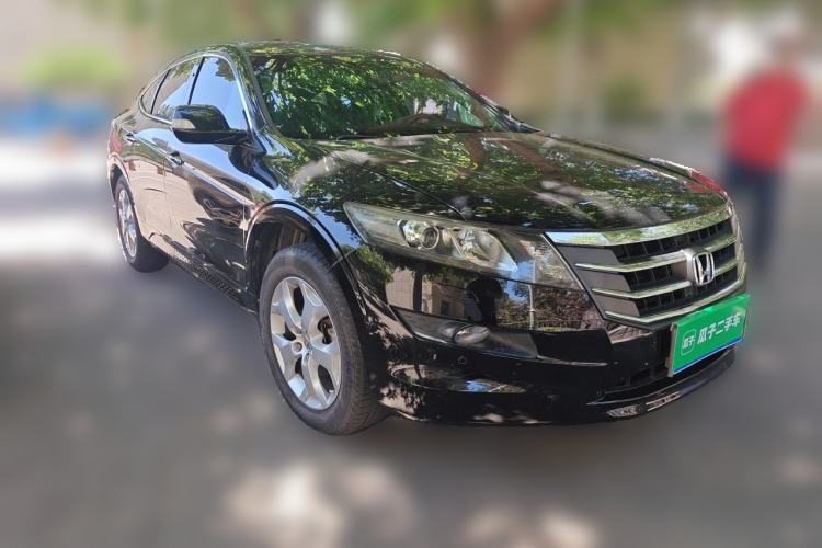 Used Honda Crosstour 2012 2.4L Luxury Edition Front Right 45 Deg