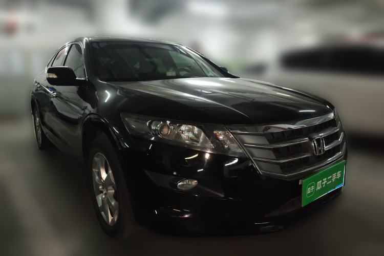 Used Honda Crosstour 2012 2.4L Luxury Edition Front Right 45 Deg