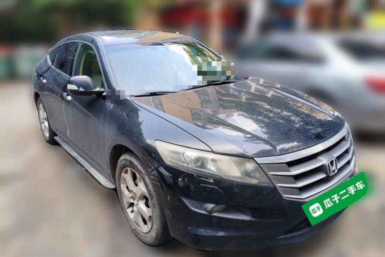 Used Honda Crosstour 2012 2.4L Luxury Edition Front Right 45 Deg