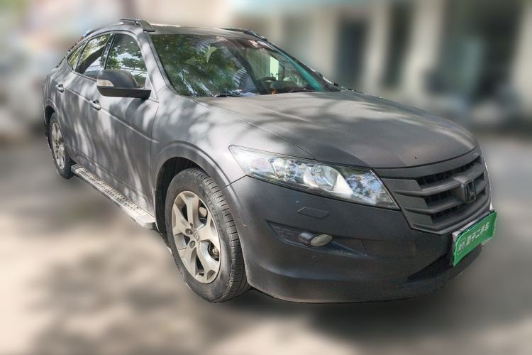 Used Honda Crosstour 2012 2.4L Luxury Edition Front Right 45 Deg