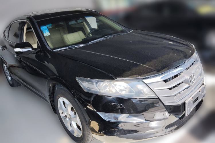 Used Honda Crosstour 2012 2.4L Luxury Edition Front Right 45 Deg