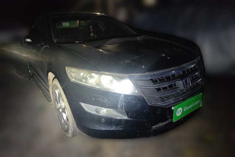 Used Honda Crosstour 2012 2.4L Luxury Edition Front Right 45 Deg