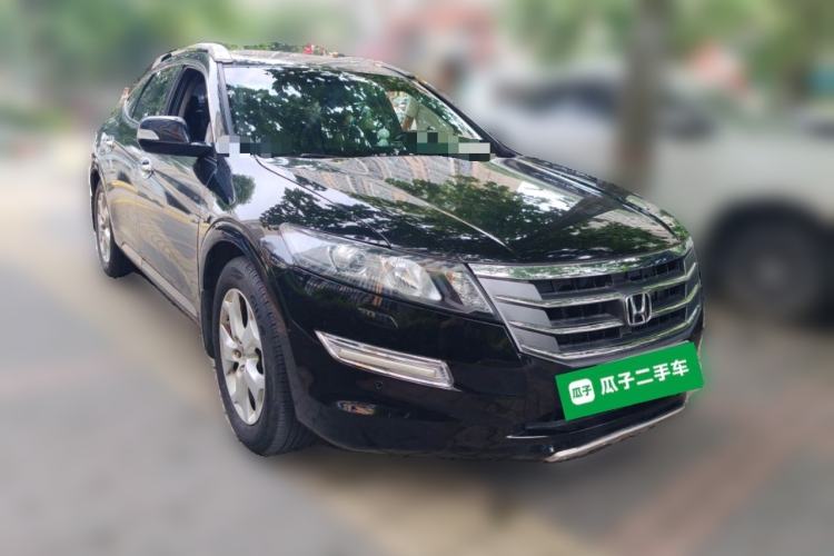 Used Honda Crosstour 2012 2.4L Luxury Edition Front Right 45 Deg