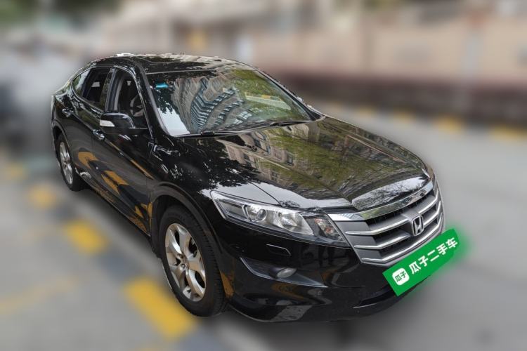 Used Honda Crosstour 2012 2.4L Luxury Edition Front Right 45 Deg