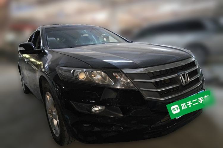 Used Honda Crosstour 2012 2.4L Luxury Edition Front Right 45 Deg