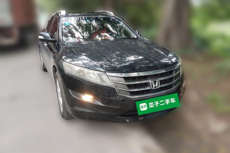 Used Honda Crosstour 2012 2.4L Luxury Edition Front Right 45 Deg