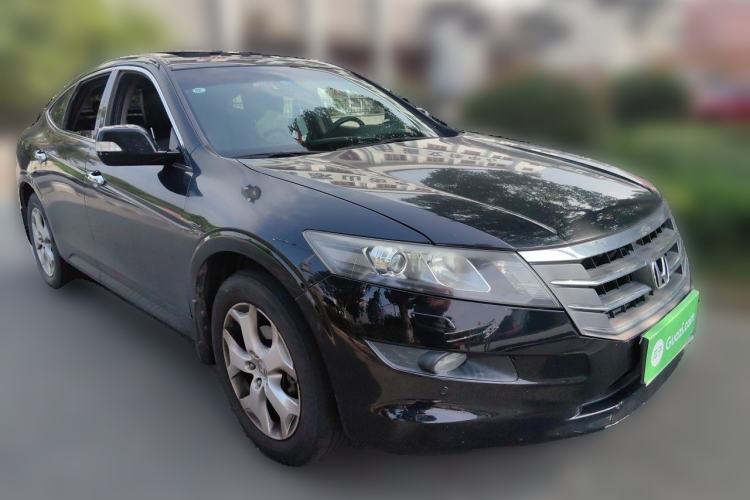 Used Honda Crosstour 2012 2.4L Luxury Edition Front Right 45 Deg