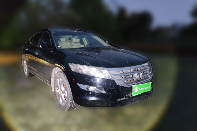 Used Honda Crosstour 2012 2.4L Luxury Edition Front Right 45 Deg