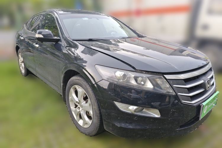 Used Honda Crosstour 2012 2.4L Luxury Edition Front Right 45 Deg