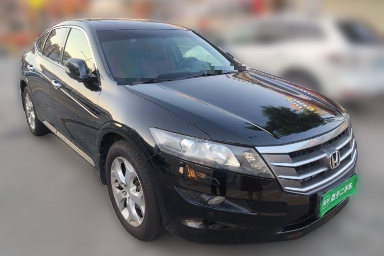 Used Honda Crosstour 2012 2.4L Luxury Edition Front Right 45 Deg
