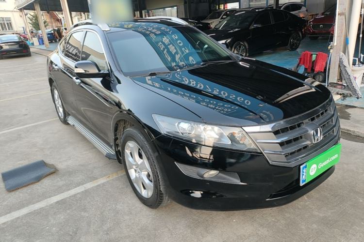 Used Honda Crosstour 2012 2.4L Luxury Edition Front Right 45 Deg