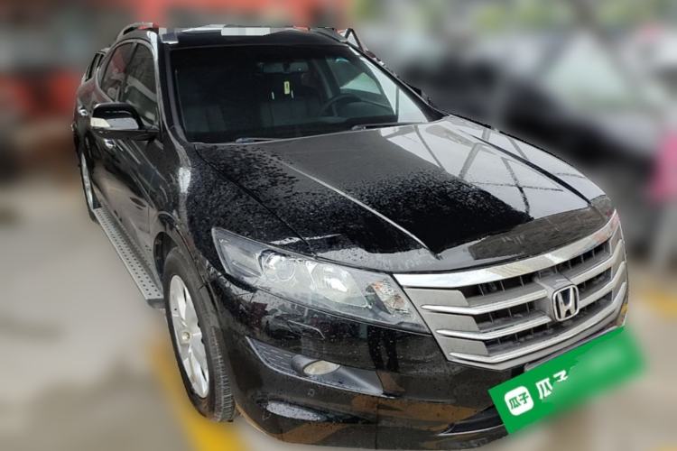 Used Honda Crosstour 2012 2.4L Luxury Edition Front Right 45 Deg
