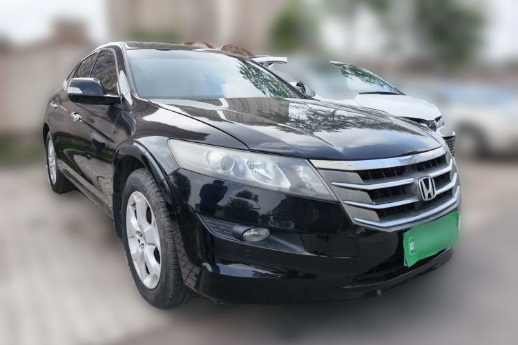 Used Honda Crosstour 2012 2.4L Luxury Edition Front Right 45 Deg