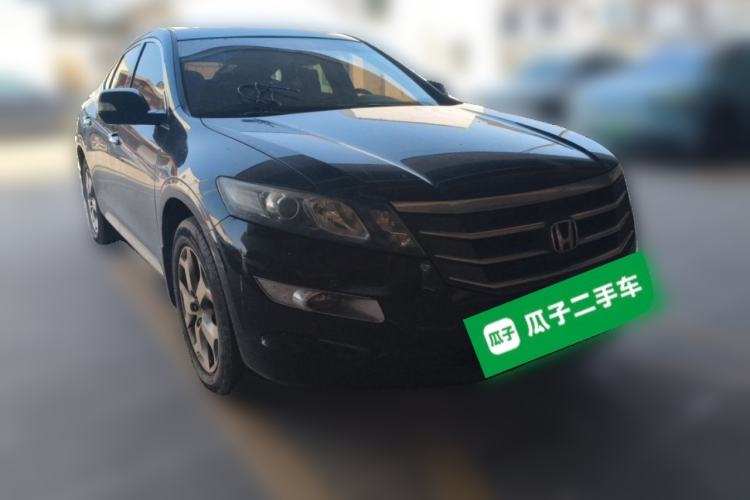 Used Honda Crosstour 2012 2.4L Luxury Edition Front Right 45 Deg
