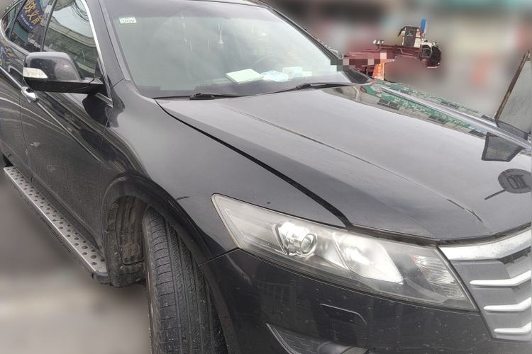 Used Honda Crosstour 2012 2.4L Luxury Edition Front Right 45 Deg