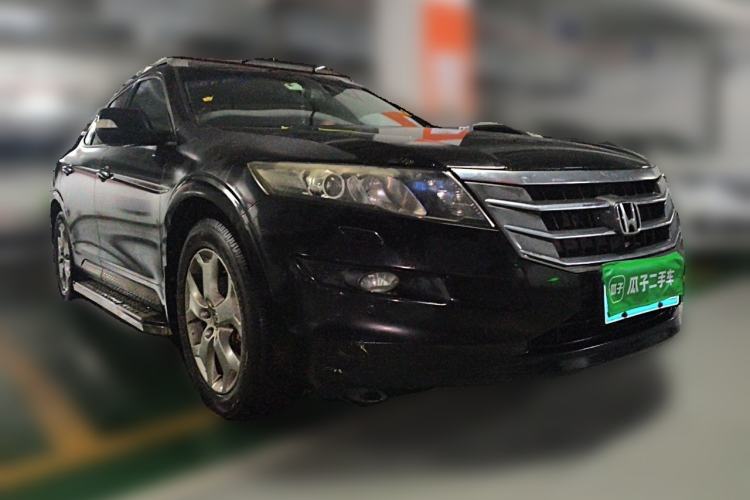 Used Honda Crosstour 2012 2.4L Luxury Edition Front Right 45 Deg