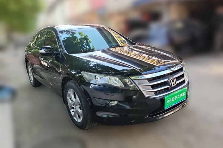 Used Honda Crosstour 2012 2.4L Luxury Edition Front Right 45 Deg