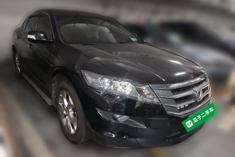 Used Honda Crosstour 2012 2.4L Luxury Edition Front Right 45 Deg